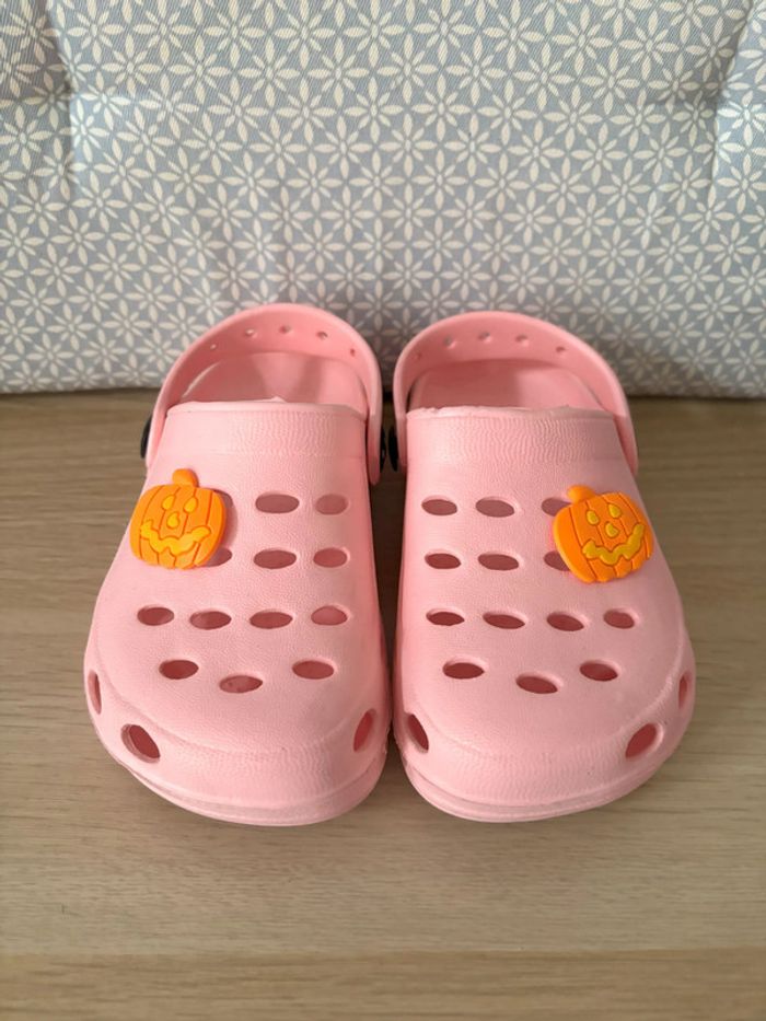 Paire de Sandales "Roses" Pointure 28 - photo numéro 2