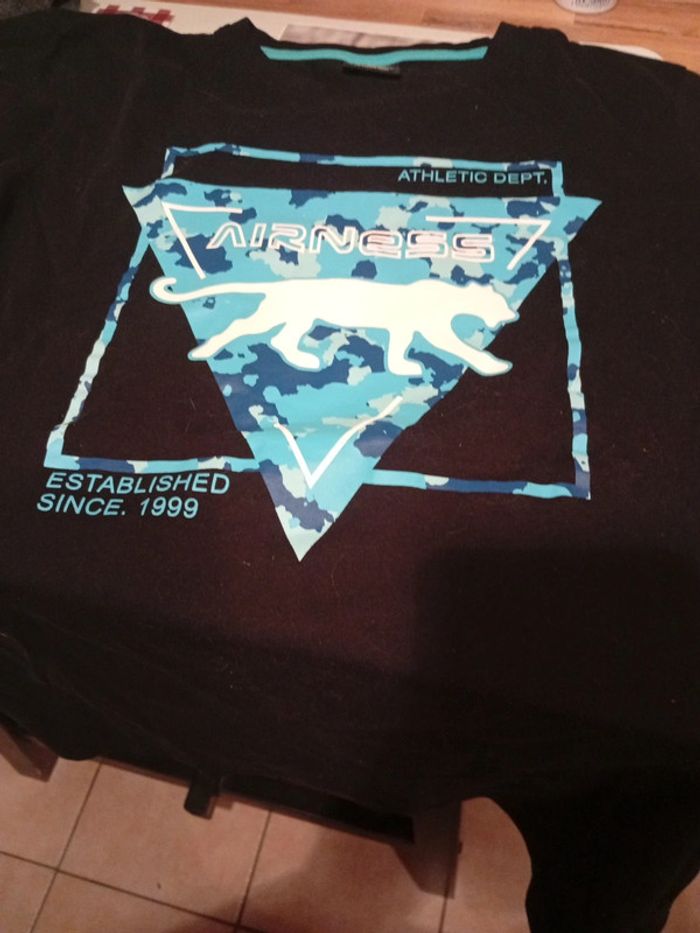 T shirt Airness neuf sans étiquette xl