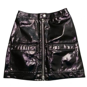 Jupe courte moulante matière vinyle skye à poche style cargo