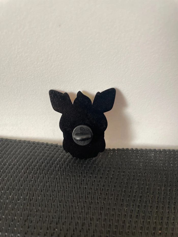 Pin’s Evoli eevee poncho Pyroli flareon Pokémon broche en très bon état - photo numéro 2