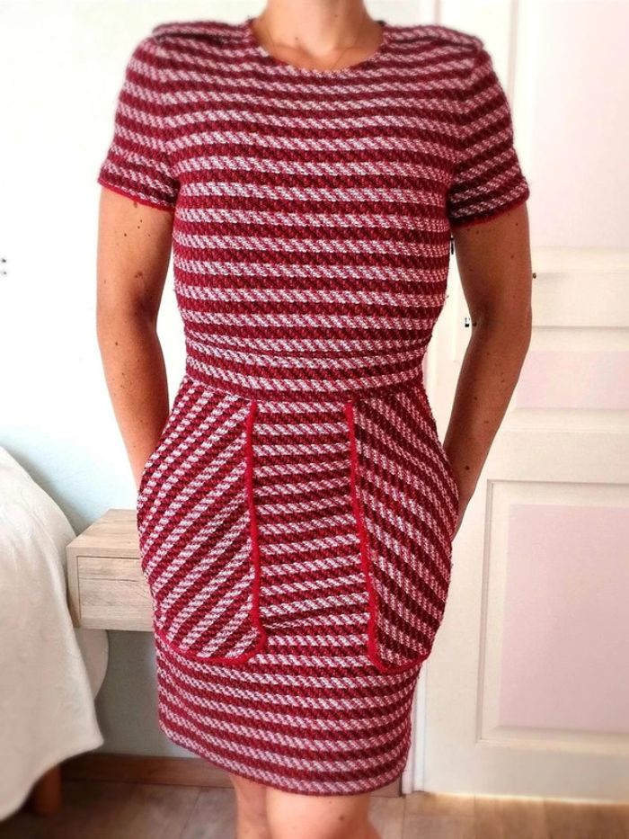 Robe  tweed  rouge  noire  Maje  34 Parfait  état