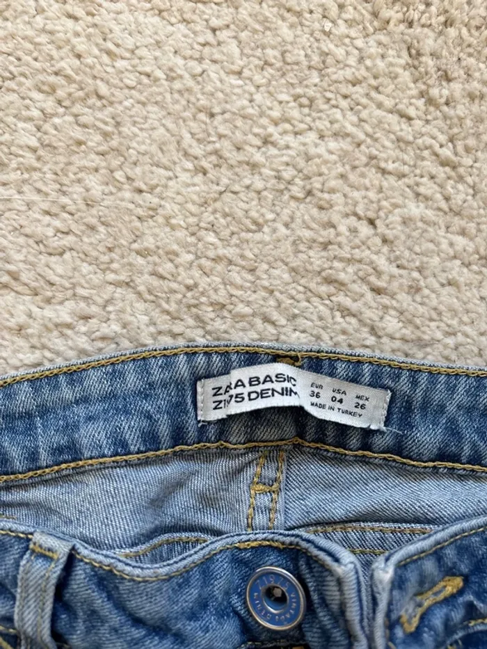 Jean à trous zara taille 36 - photo numéro 3