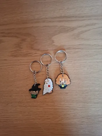 3 porte clé "harry potter"