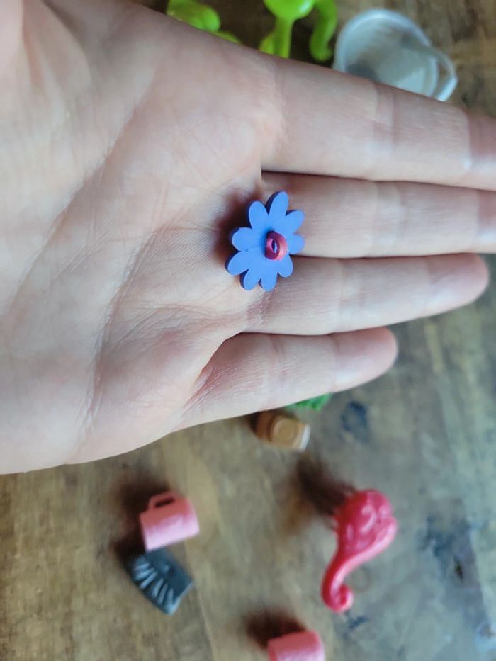 Lot accessoires pour poupée style barbie tenue main - photo numéro 13