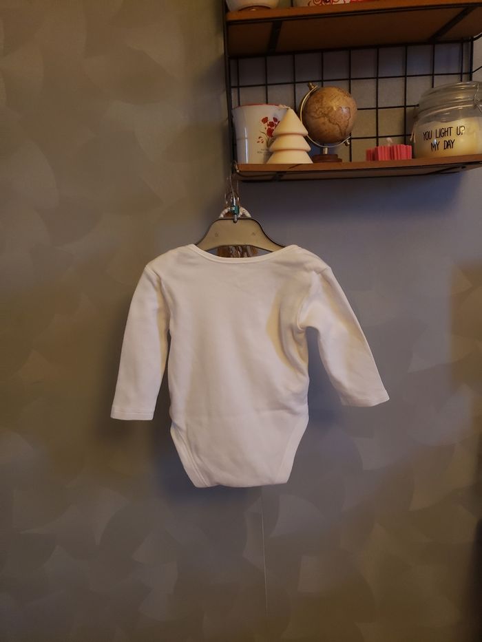 Body 🎀 Primark 9-12 mois 1€ - photo numéro 4