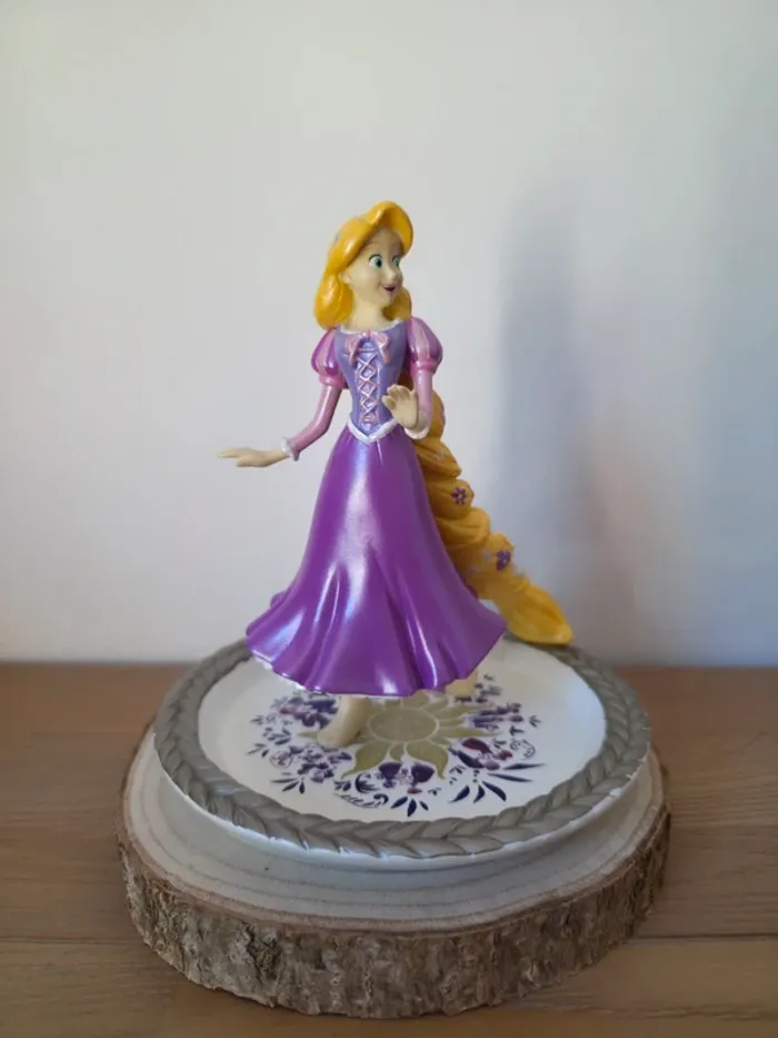 Raiponce figure anniversaire 10 ans disney japon - photo numéro 4