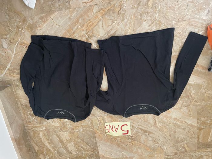 Lot t shirts manches longues 5 ans - photo numéro 2