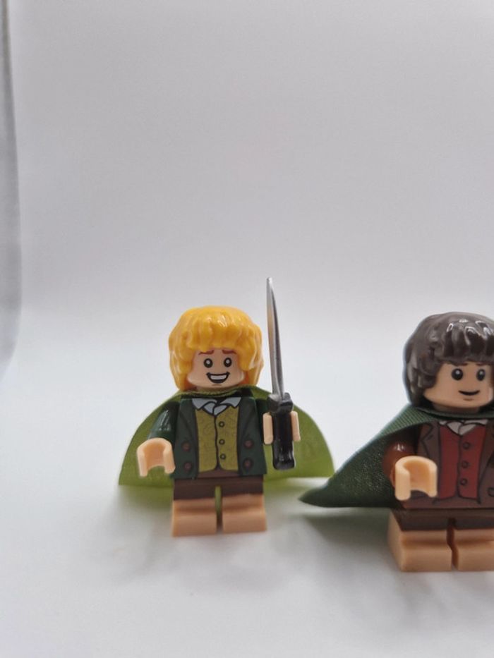 Figurines type lego 4 hobbit Frodon Sam , Merry et Pippin seigneur des anneaux / hobbit - photo numéro 5