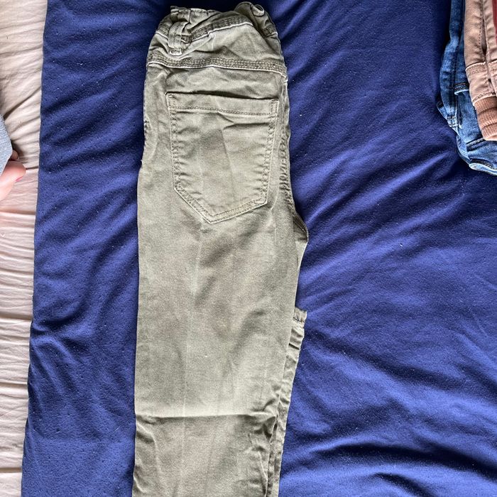 Jean kaki marque TAO  9 ans