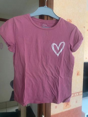 TEE shirt femme taille 38 très bon etat
