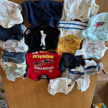 Lot vêtement s taille 3 mois