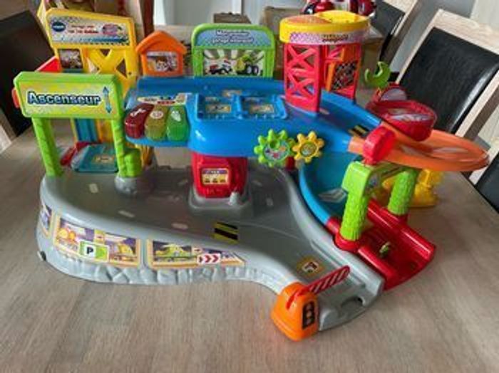 Garage Vtech et 5 voitures