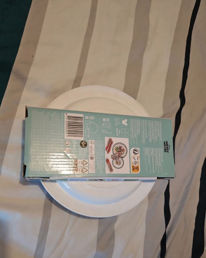 Set vaisselle thème Noël disney Mickey - photo numéro 2