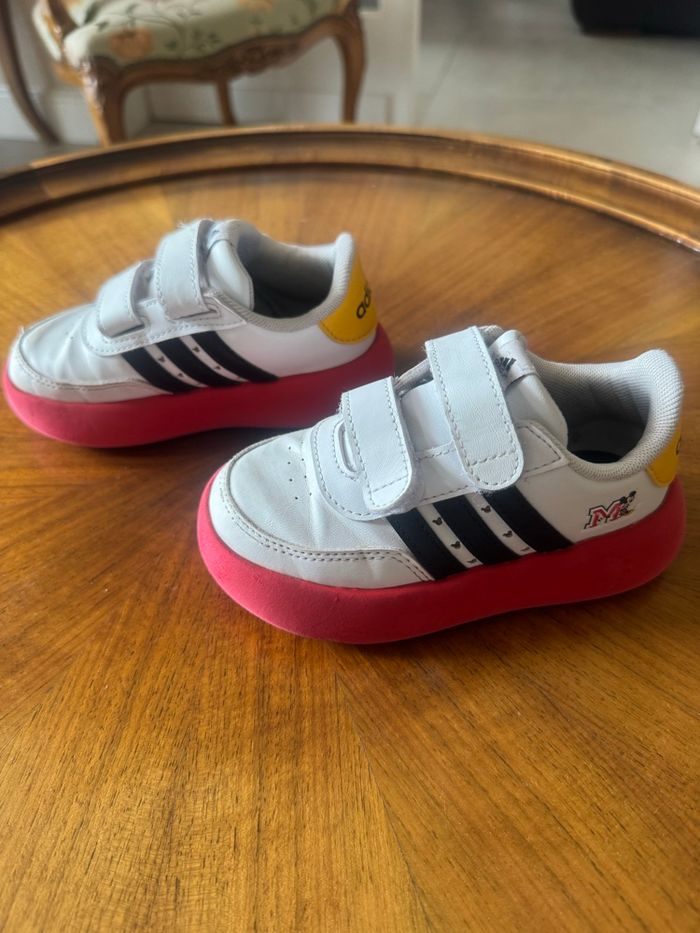 Baskets Adidas Mickey taille 25 - à scratchs - photo numéro 4