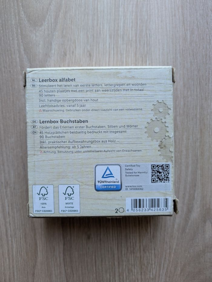 Boîte avec lettres en bois - photo numéro 4