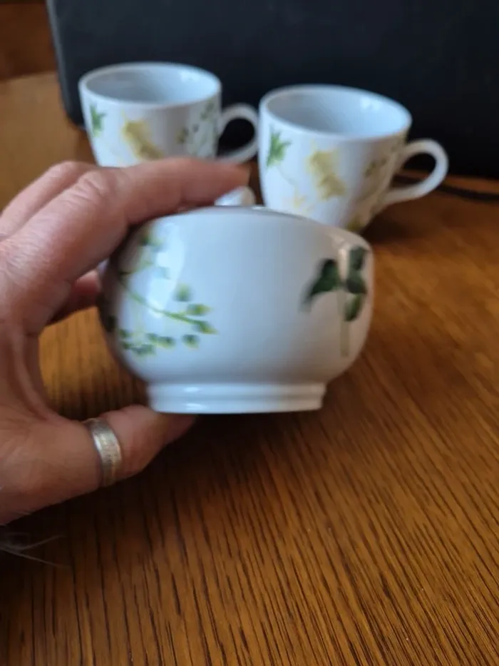 lot 2 tasses et sucrier - photo numéro 2