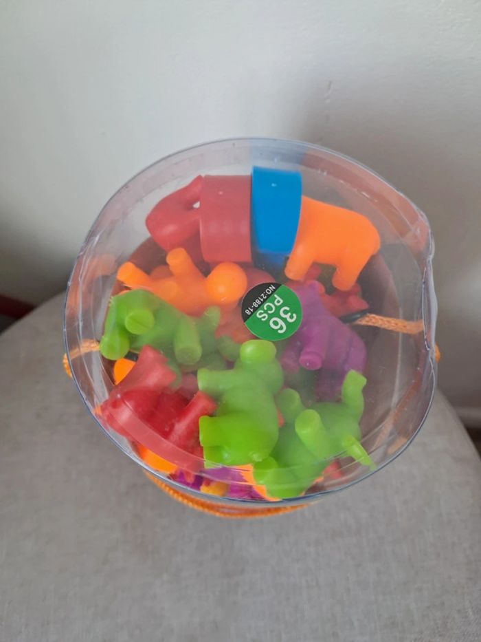 Jeu tri des couleurs avec les animaux et motricite fine avec pince de prehension - photo numéro 2