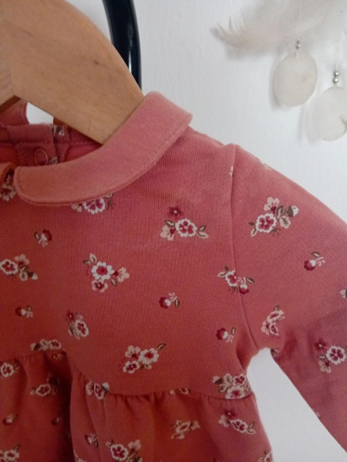 Robe à motifs fleurs 🌸 C&A - 3/6 mois - photo numéro 2