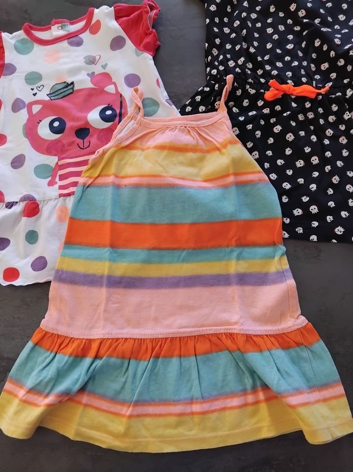 Lot robe fille 3 ans - photo numéro 2