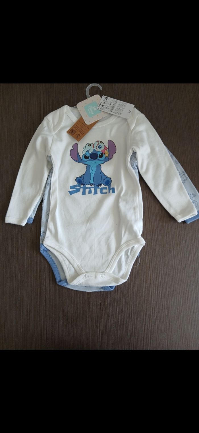 Lot de deux bodies Disney stitch 18 mois
