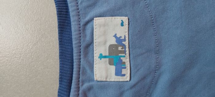 Tshirt manche longue motif éléphant kangouroi 8 ans - photo numéro 9