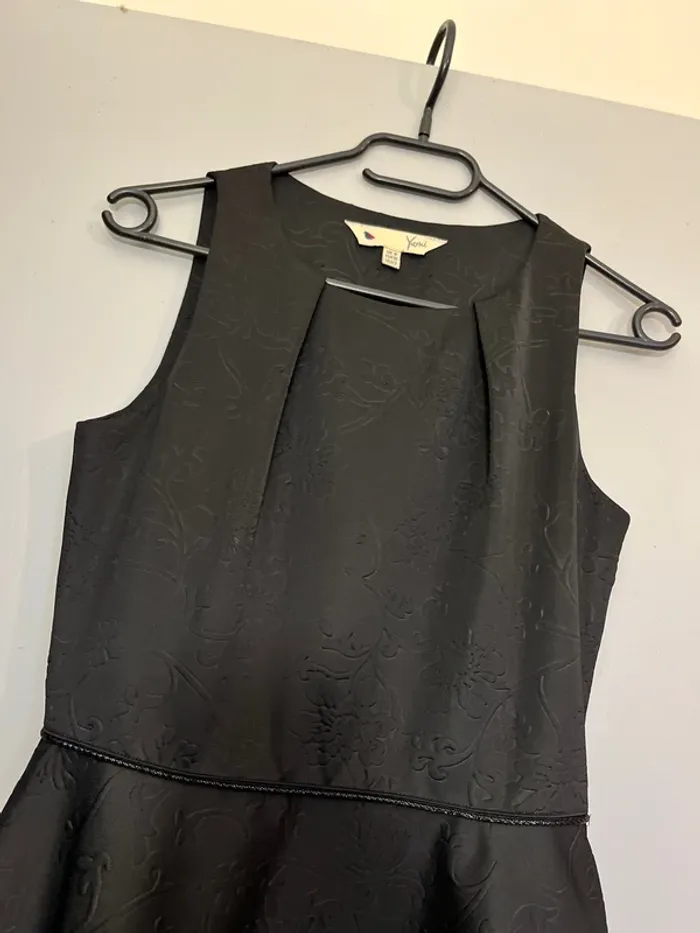 Robe de soirée noire - photo numéro 2