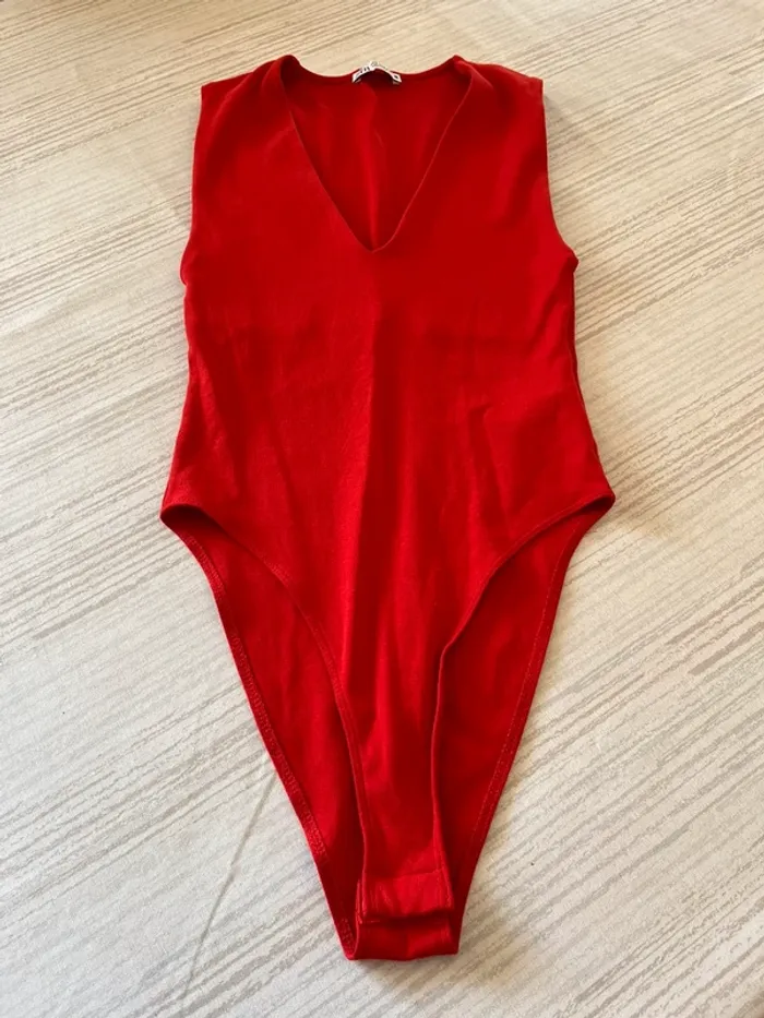 Body rouge Zara en taille S