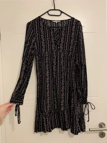 Robe noire fleurie C&A