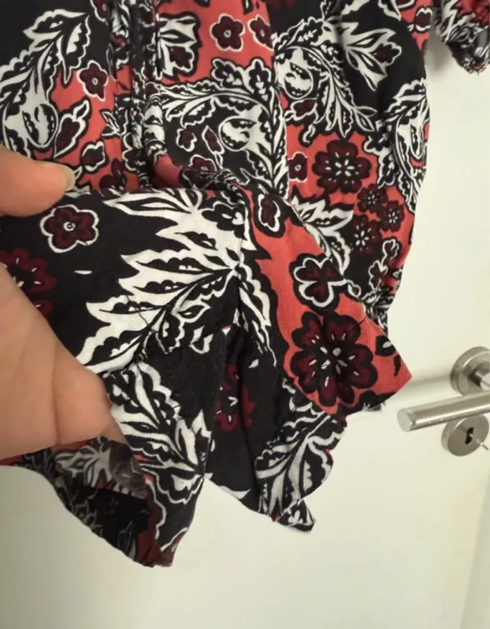 Combi short noir fleurs 🌸 H&M taille M ou 38 - photo numéro 3