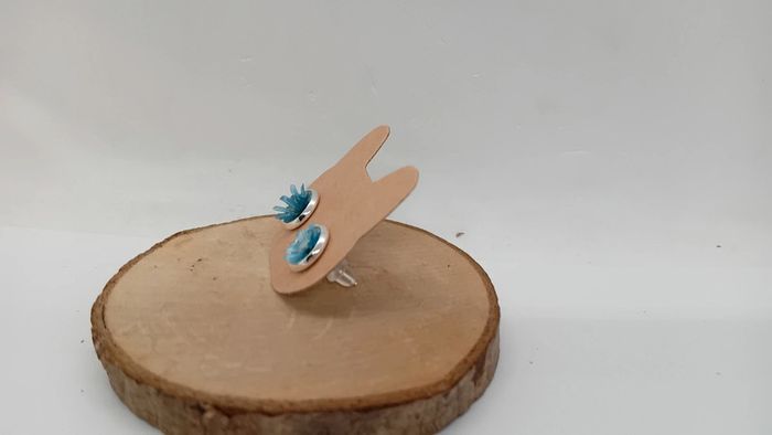 Puces d'oreilles boucles d'oreilles fleurs sechées bleues - photo numéro 2