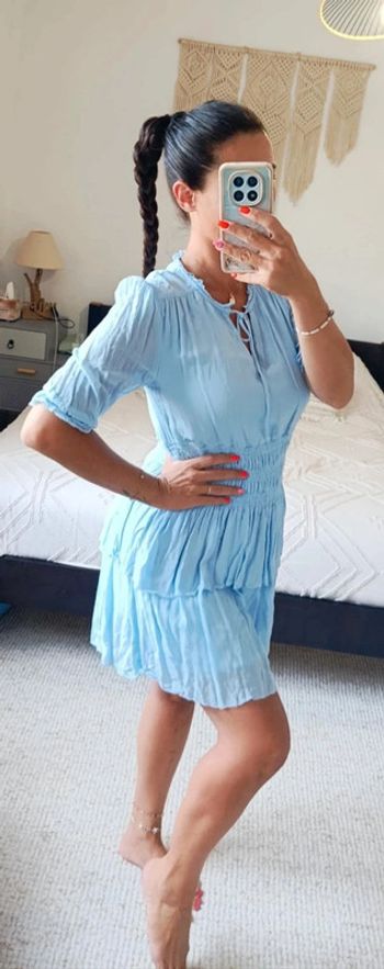 Robe bleu clair Pepe Jeans M légère, avec volants sur le bas