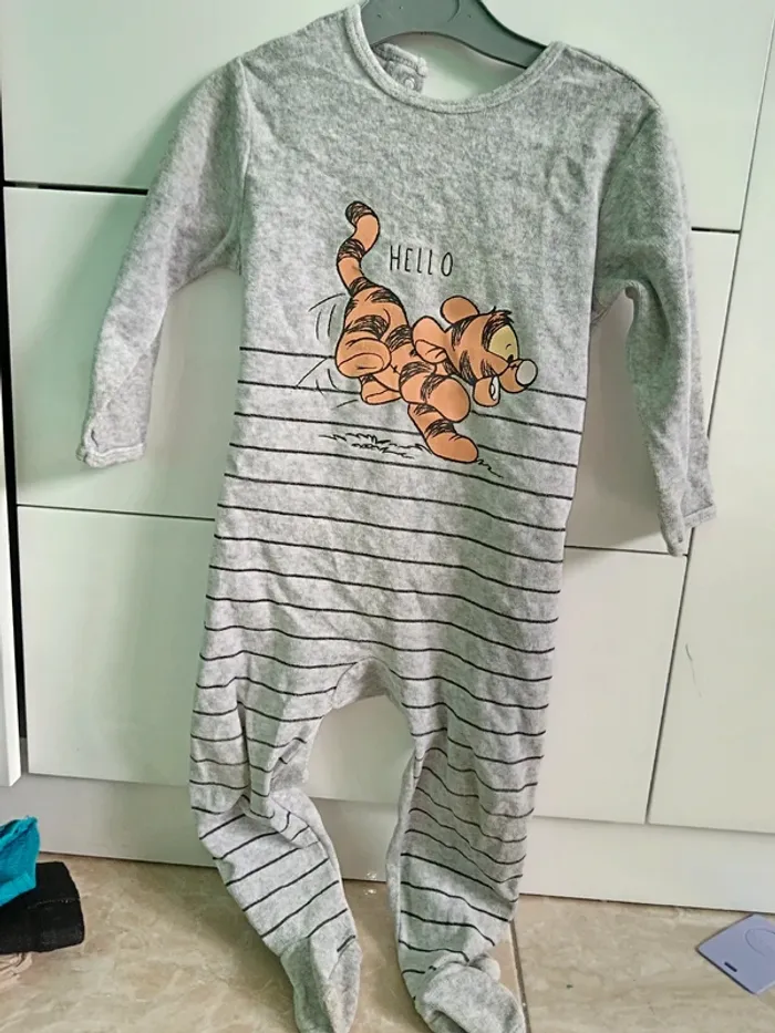 Pyjama Tigrou Taille 24 mois Disney baby
