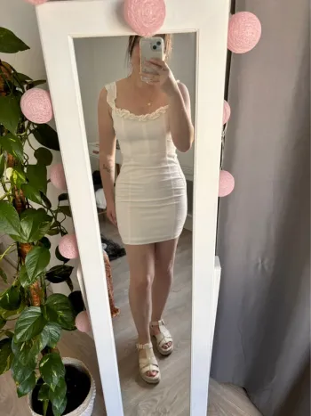 Robe courte blanche Bershka
