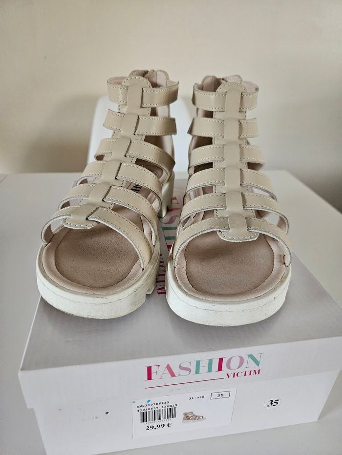 Sandalette
