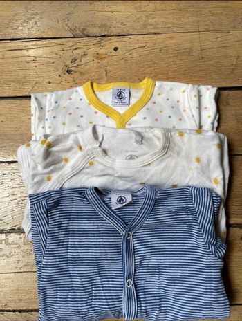 Lot de trois pyjamas petit bateau