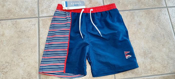 Short de bain neuf en 10 ans garçon