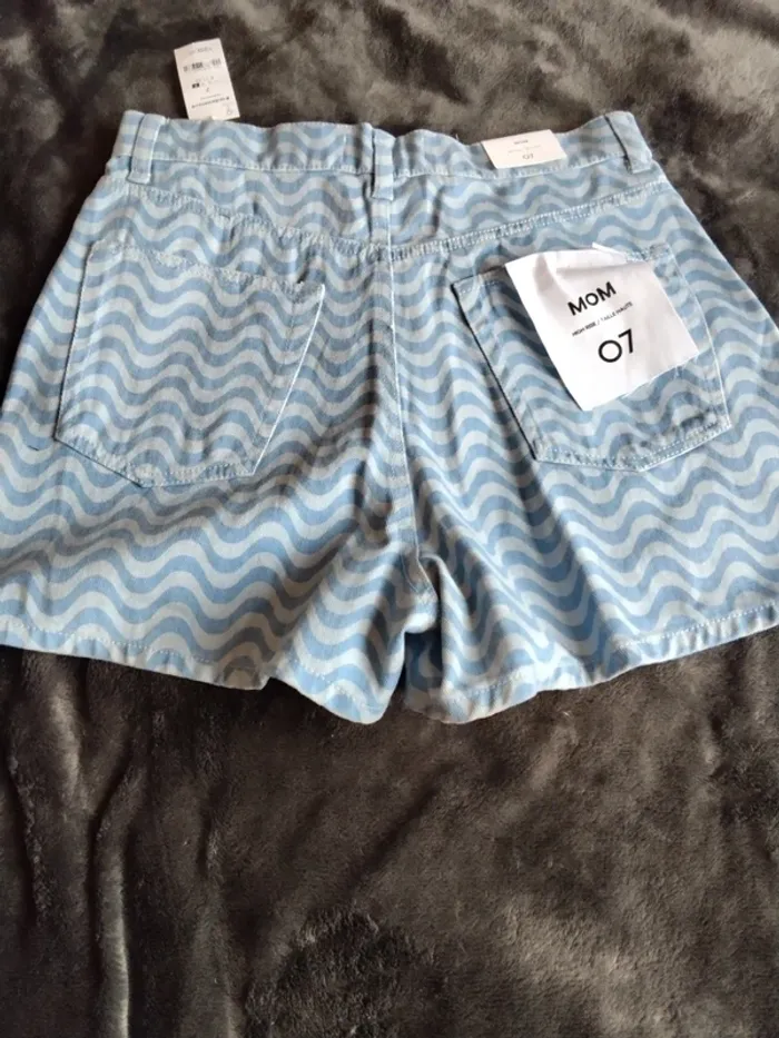 Short jeans femme. Marque Ardene (A193) - photo numéro 3