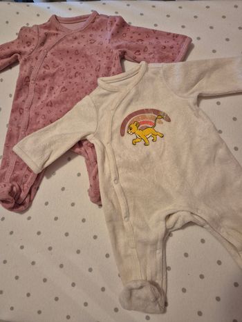 Lot de 2 pyjamas roi lion fille 1 mois