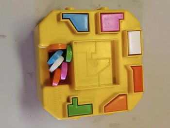 Jeux avec clés et formes