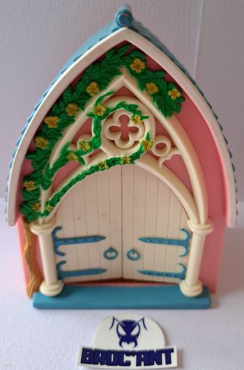 Maison Teeny Weeny Families Vivid Imaginations 1995