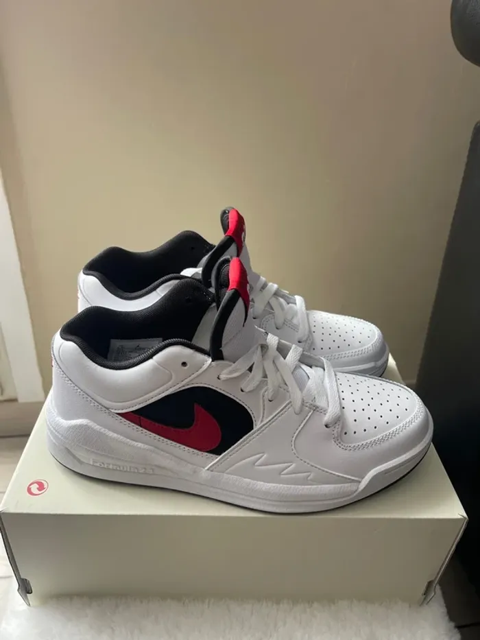 Basket Jordan stadium - photo numéro 3