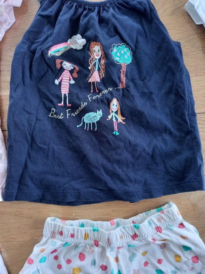 Pyjama 5/6 ans - photo numéro 3
