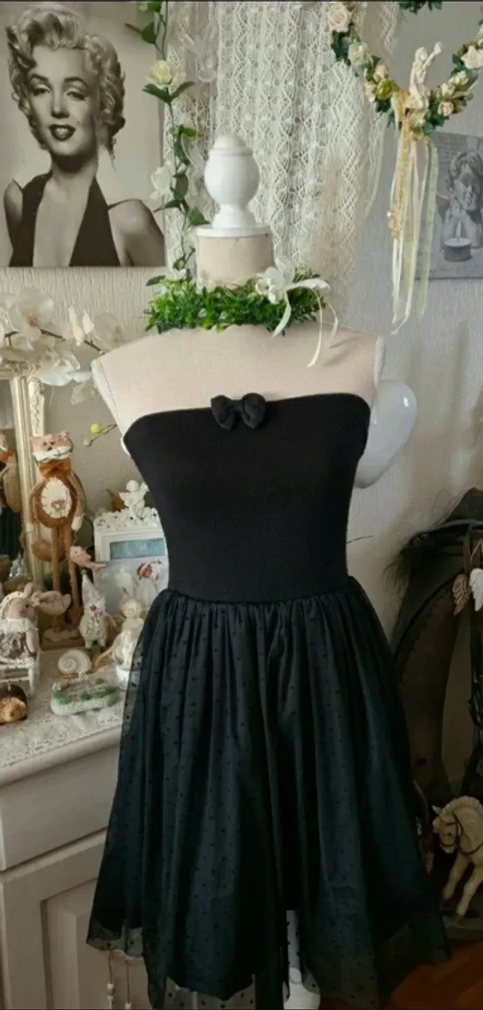 Robe noire tulle plumetis Stradivarius Taille S