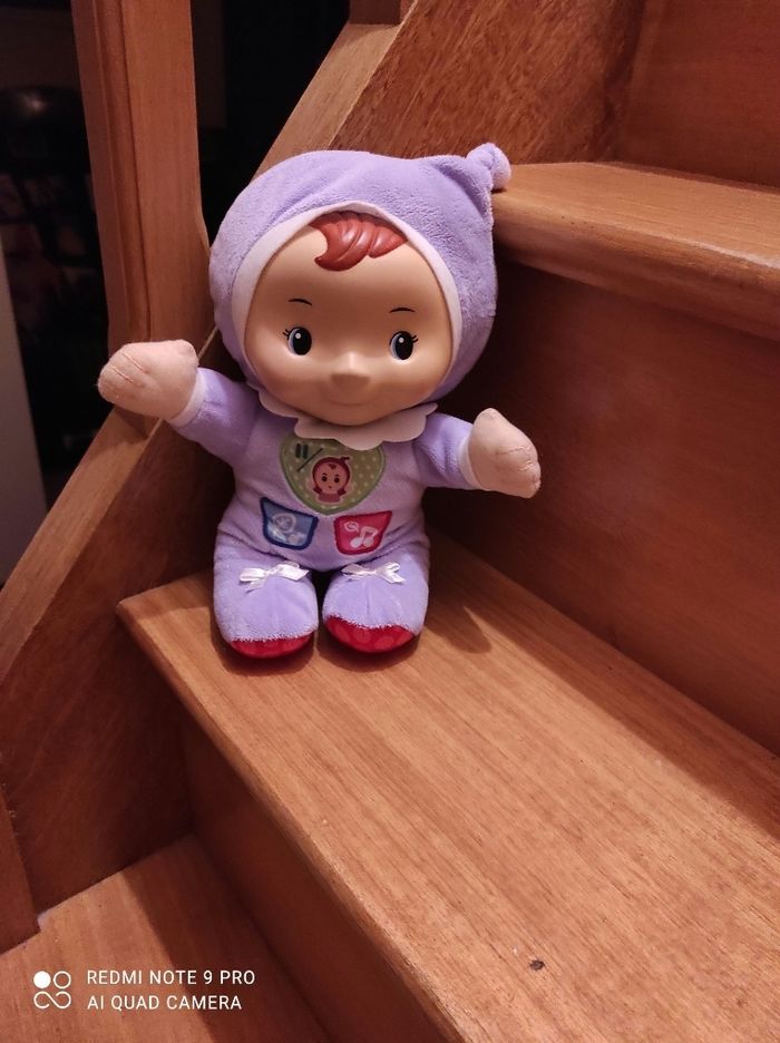 Poupée électronique bébé