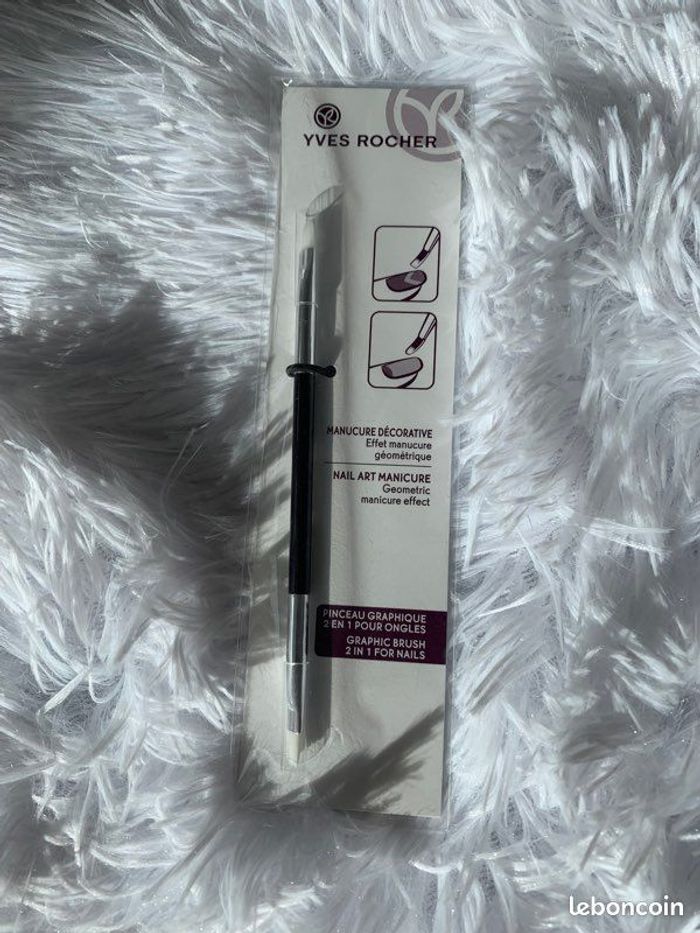 Pinceau de manucure Yves Rocher Effet forme geometrique Neuf