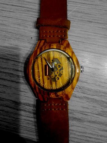 Montre bois mécanisme apparent homme