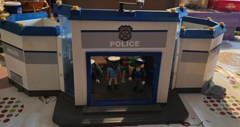 Commissariat de police playmobil 