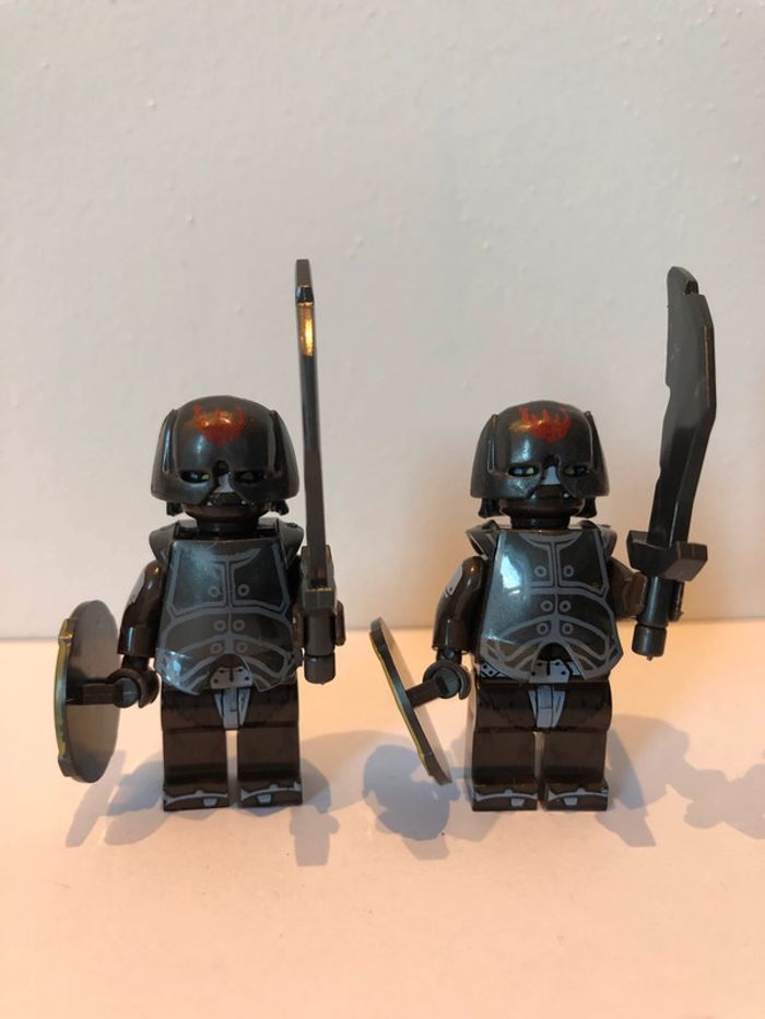 Figurine type lego 2 Orcs le seigneur des anneaux/Hobbit - photo numéro 2