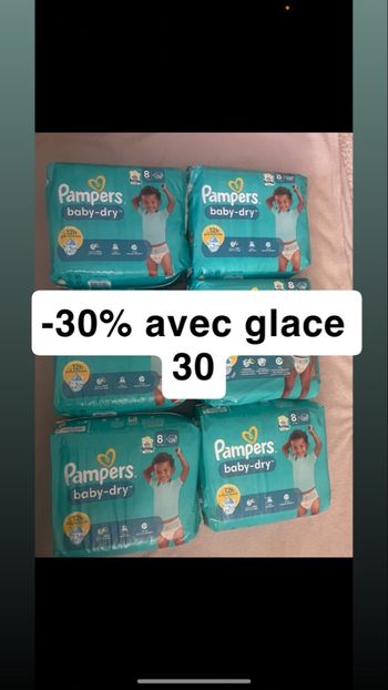 Six paquets de couches Pampers taille 8