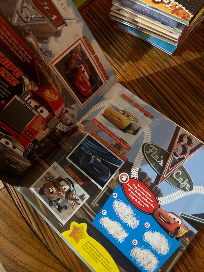 Livre Panini Sticker déjà collés très bon état - photo numéro 3